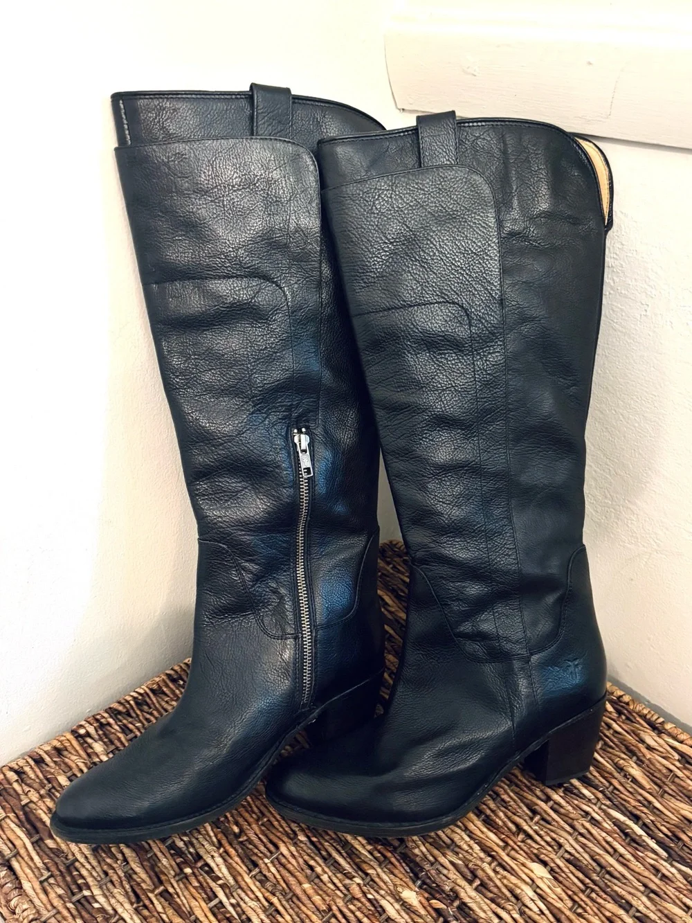 Frye Tall Knee High Black Leather Riding Boots Size 8.5